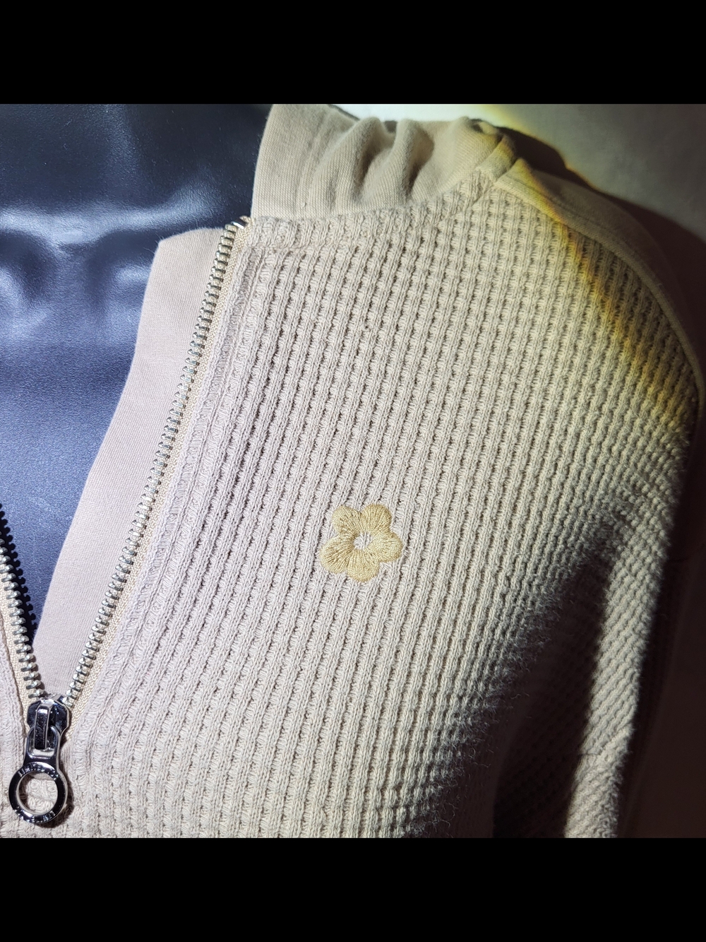Vintage Limited Too Beige Waffle Knit Half-Zip Hoodie with Flower - Picture 3 of 5